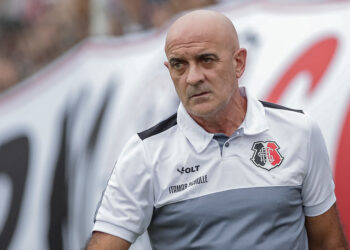 Santa Cruz: Itamar Schulle enxerga melhora na atuação contra o Decisão e faz cobrança por reforços