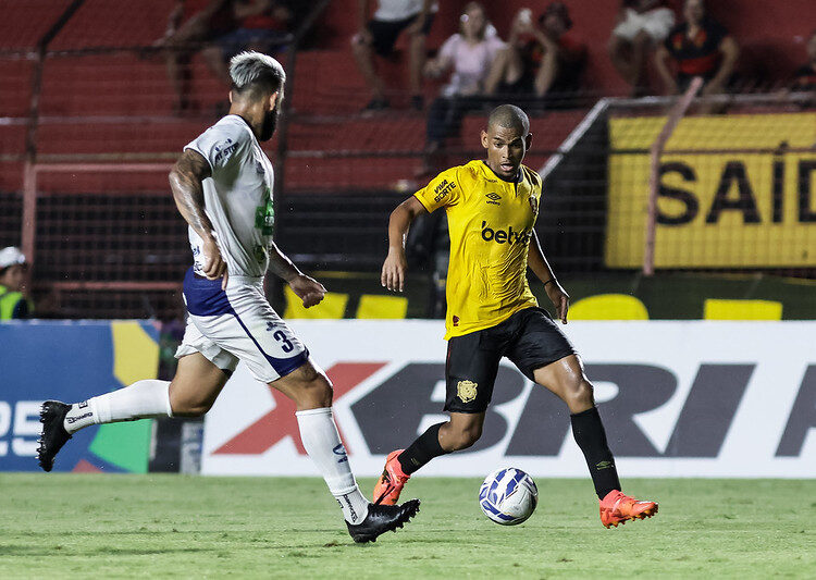 Em jogo com gol polêmico, Sport fica no empate com o Decisão na Ilha do Retiro