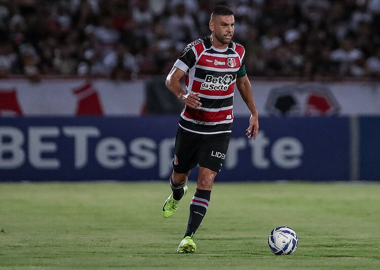 Capitão do Santa Cruz, William Alves exalta tradição de clássico contra o Náutico: “Nunca é um jogo qualquer”