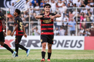 Sport vence o Central com gol de Lenny Lobato. Foto: Paulo Paiva / Sport