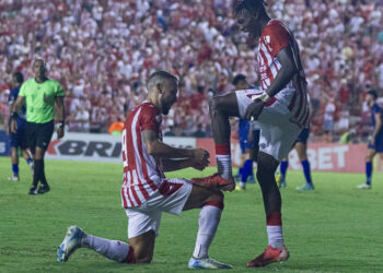 Náutico bate o Maguary e cola na liderança do Campeonato Pernambucano