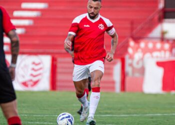 Jurídico do Náutico consegue reduzir punição de Paulo Sérgio no Campeonato Pernambucano