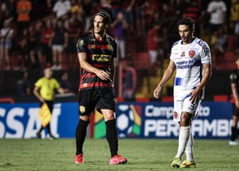 Gonçalo Paciência celebra estreia na titularidade do Sport com gols e diz que tem “muito para mostrar”