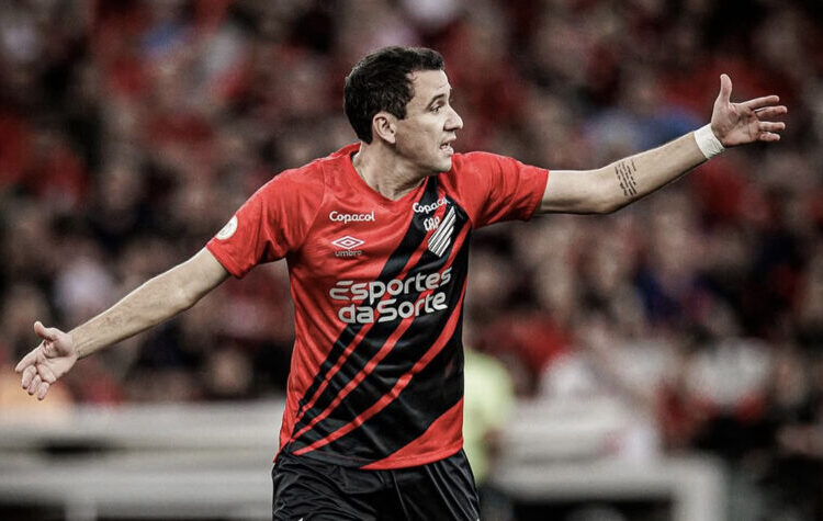 Sport fica próximo de contratar atacante Pablo, ex-Athletico/PR