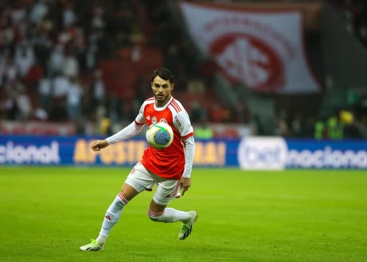 Sport busca contratação do meia-atacante Hyoran, do Internacional