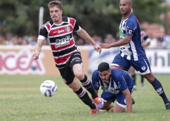 Santa Cruz estreia no Pernambucano com empate diante do Decisão