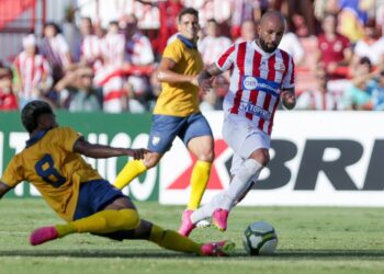 Retrô recebe o Náutico na Arena Pernambuco. FOTO: Rafael Vieira/FPF