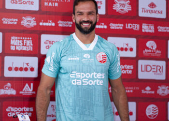 Em apresentação, Muriel mira acesso à Série B com o Náutico e afirma estar preparado para estrear