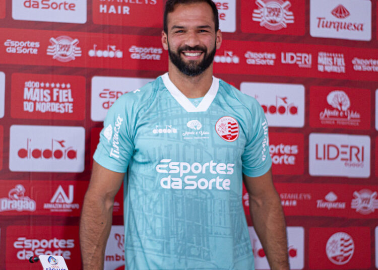 Em apresentação, Muriel mira acesso à Série B com o Náutico e afirma estar preparado para estrear