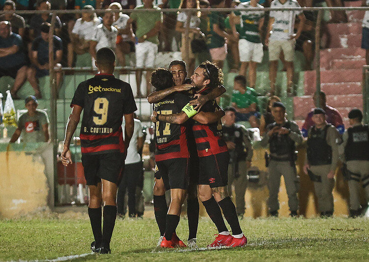 Com gol de Atencio nos acréscimos, Sport arranca vitória contra o Sousa na Copa do Nordeste