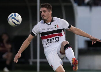 Matheus Melo destaca importância de partida contra o Maguary para o Santa Cruz: “Vale vaga na Copa do Brasil”