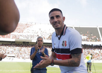 Em apresentação, Thiago Galhardo fala sobre escolha pelo Santa Cruz: “Reconstrução do clube”