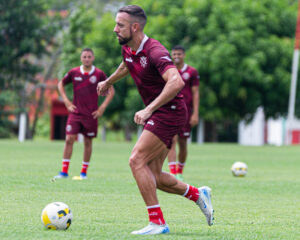 Paulo Sérgio volta ao time titular na partida importante para temporada Alvirrubra. Foto: Rafael França / Náutico