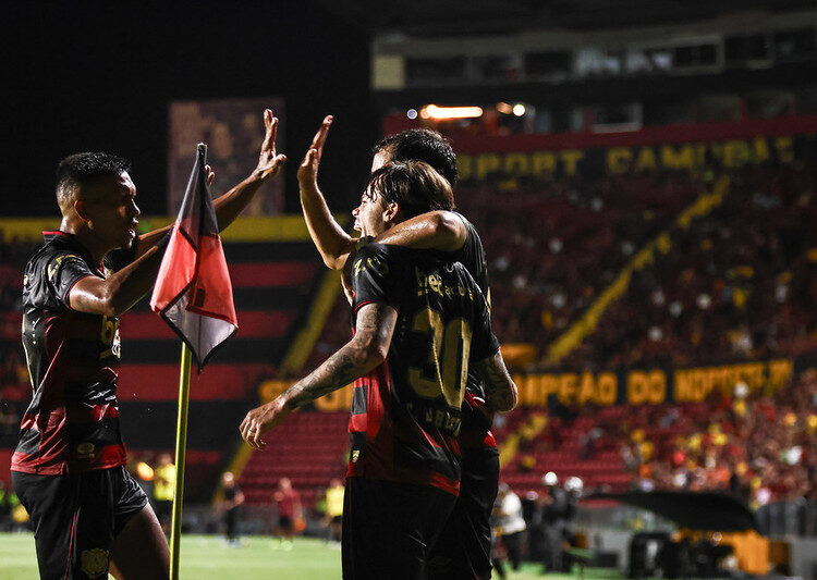 Com tranquilidade, Sport goleia Moto Club na Ilha do Retiro pela Copa do Nordeste