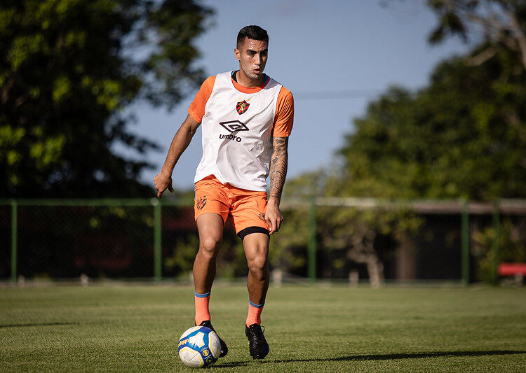 Rivera pode fazer sua estreia pelo Sport contra o Petrolina. Foto: Paulo Paiva / Sport