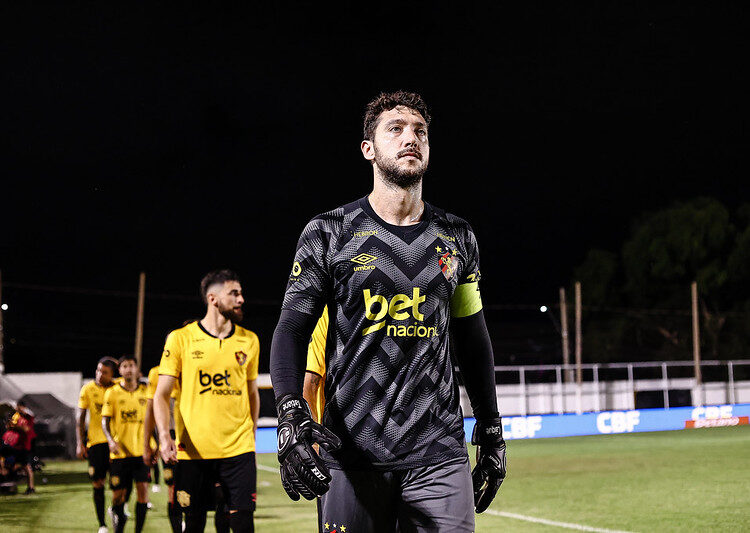 Sport: Caíque França lamenta despedida da Copa do Brasil e volta foco para o Pernambucano
