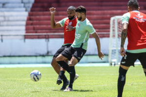 Santa Cruz se prepara para encara o Maguary na Arena Pernambuco. FOTO: Evelyn Victoria 