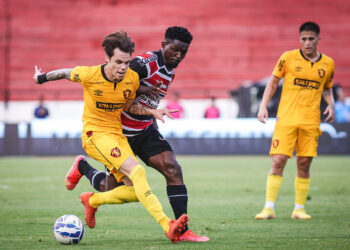 Sport enfrenta o Santa Cruz na Ilha do Retiro pela semifinal do Campeonato Pernambucano. FOTO: Paulo Paiva/Sport