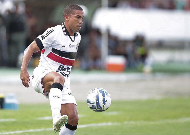 Santa Cruz: Toty pode ser desfalque em jogo decisivo da semifinal do Pernambucano