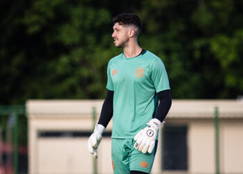 Caíque França ressalta foco do Sport antes de clássico decisivo: “Não tem nada definido”