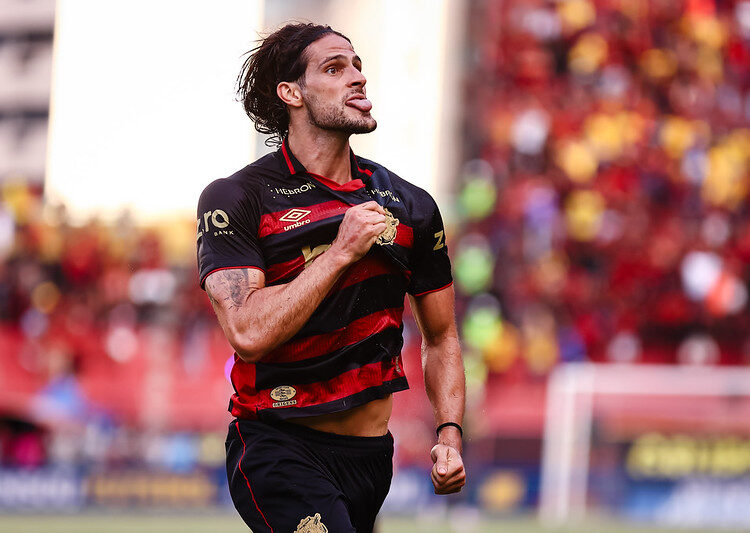 Paciência marcou o primeiro gol na vitória do Sport. FOTO: Paulo Paiva/Sport