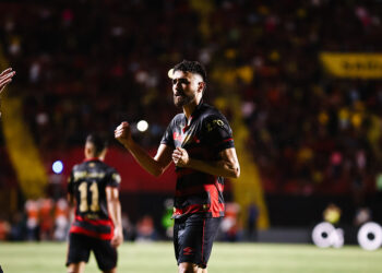 João Silva comemora primeiro gol pelo Sport e projeta clássico decisivo contra o Santa Cruz
