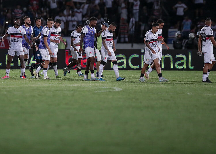 Com eliminação na semifinal, Santa Cruz repete o maior jejum de títulos estaduais de sua trajetória