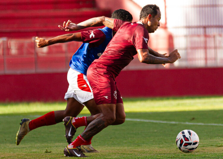 Náutico: Marquinhos Santos ressalta importância de jogo-treino para ajustar equipe visando a Série C