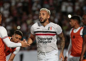 Santa Cruz confirma o retorno do atacante João Diogo para a disputa da Série D