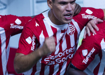 Sousa deixa o Náutico e é emprestado ao Londrina. Foto: Gabriel França/Náutico