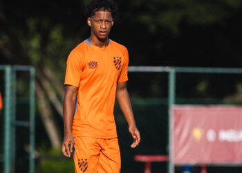 Após retornar aos treinos no Sport, Zé Lucas fala sobre expectativa para estrear na Série A