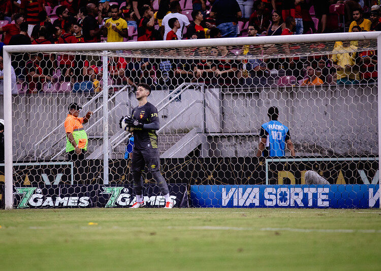 Caíque França descarta favoritismo do Sport na final e diz: “Vamos buscar a vitória mais uma vez”
