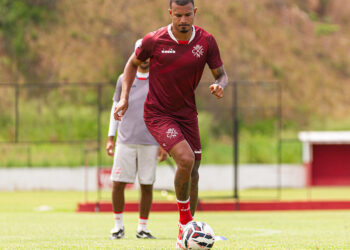 Náutico contrata zagueiro João Maistro, que estava no Atlético/GO