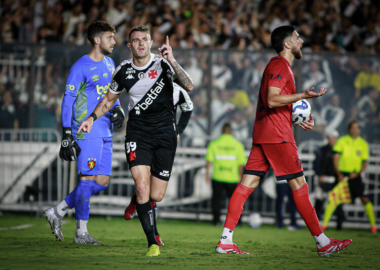 Parecer técnico da CBF indica que não houve falta de Vegetti, do Vasco, em lance de gol contra o Sport