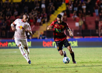 Sport perde para o Bragantino na Ilha do Retiro. Foto: Paulo Paiva/Sport