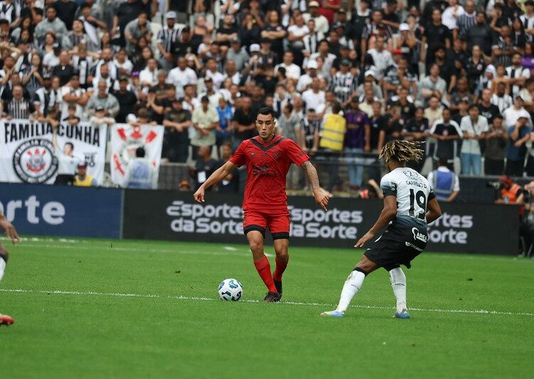 Sport é derrotado pelo Corinthians em Itaquera e segue em jejum de vitórias na Série A