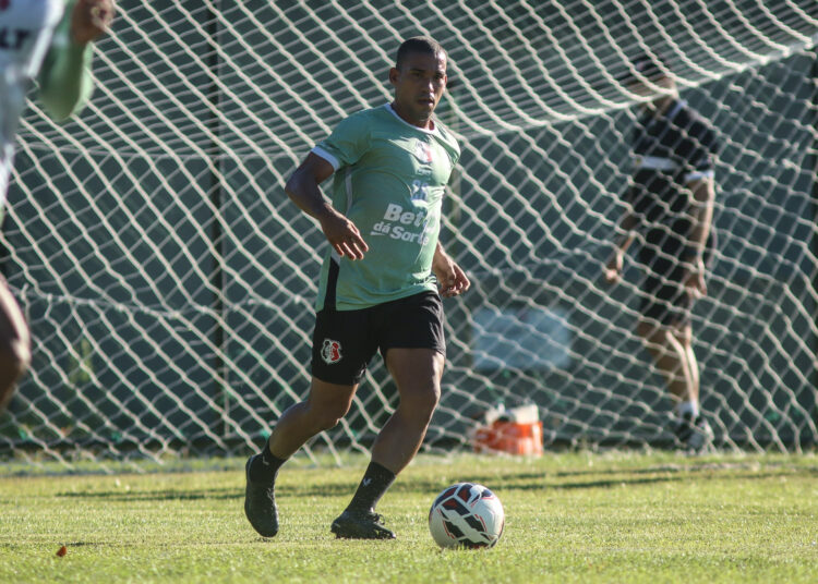 Santa Cruz: Com trauma no joelho, Toty será desfalque contra o Horizonte/CE pela Série D