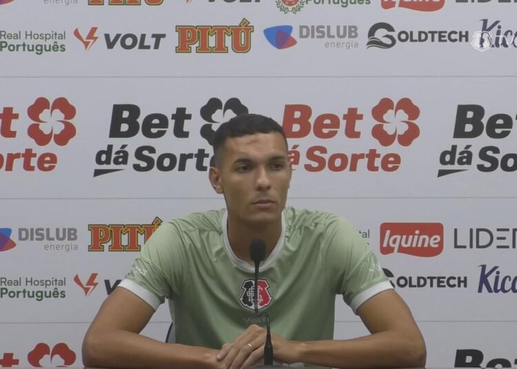 Santa Cruz: Matheus Vinícius minimiza resultados nos amistosos e ressalta foco no acesso