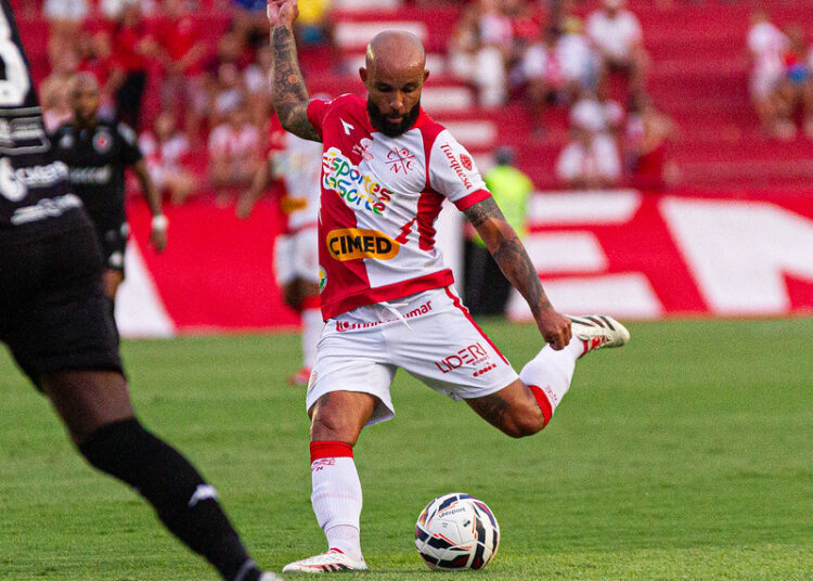 Náutico enfrenta o CSA no Rei Pelé. Foto: Gabriel França/Náutico