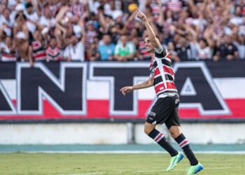 Thiago Galhardo volta ao time contra o Ferroviário/CE. Foto: Rafael Vieira/FPF