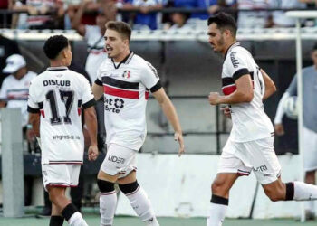 Santa Cruz encara o Central em Caruaru. Foto: Rafael Vieira/FPF