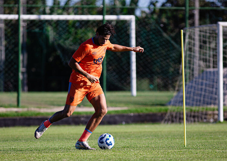 Chico fala sobre fase complicada, troca no comando técnico e demonstra confiança na reação do Sport na Série A