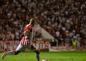 Náutico tenta se recuperar na Série C contra o Confiança nos Aflitos. Foto: Gabriel França/Náutico