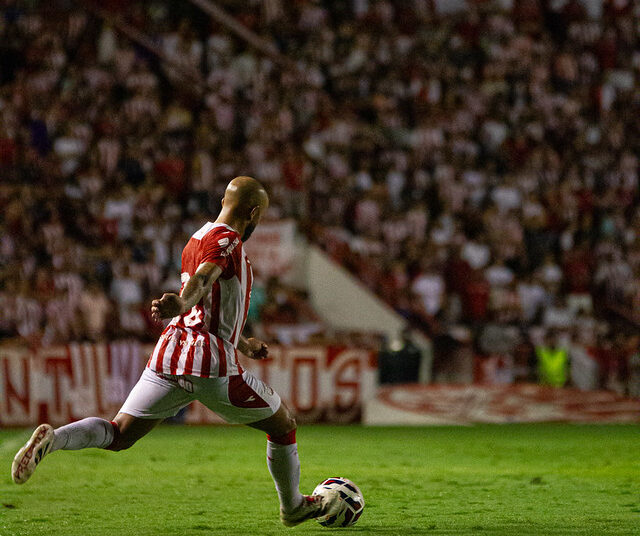 Náutico tenta se recuperar na Série C contra o Confiança nos Aflitos. Foto: Gabriel França/Náutico