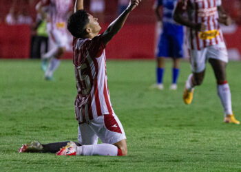 Nos Aflitos, Náutico supera o Confiança e conquista primeira vitória na Série C