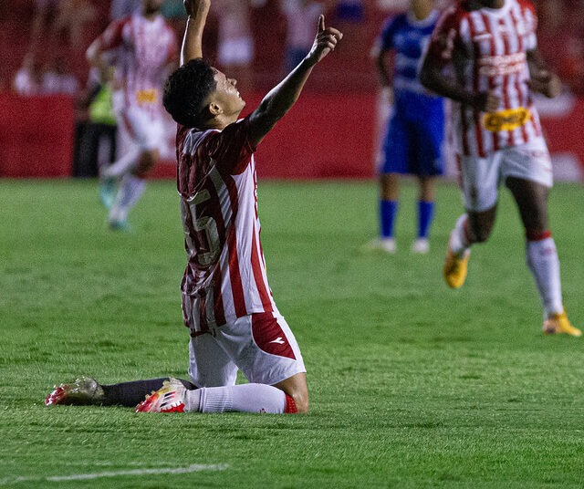 Nos Aflitos, Náutico supera o Confiança e conquista primeira vitória na Série C
