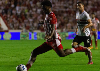Náutico é derrotado pelo São Paulo nos Aflitos e deixa a Copa do Brasil