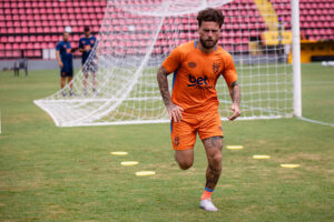 Lucas Lima tenta carregar o Sport para primeira vitória na Série A. Foto: Paulo Paiva/Sport Recife