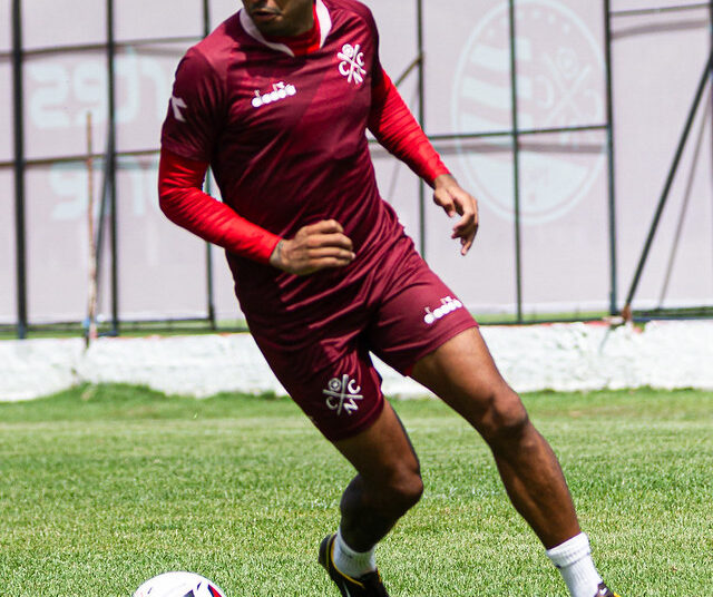 Vinicius volta de lesão e deve ficar no banco pelo Náutico contra o ABC. Foto: Gabriel França