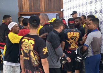 Em reunião na sede do Sport, torcidas organizadas realizam cobranças aos jogadores e diretoria